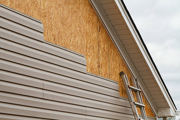 Professional Siding Repair technician working in Cornwall, PA